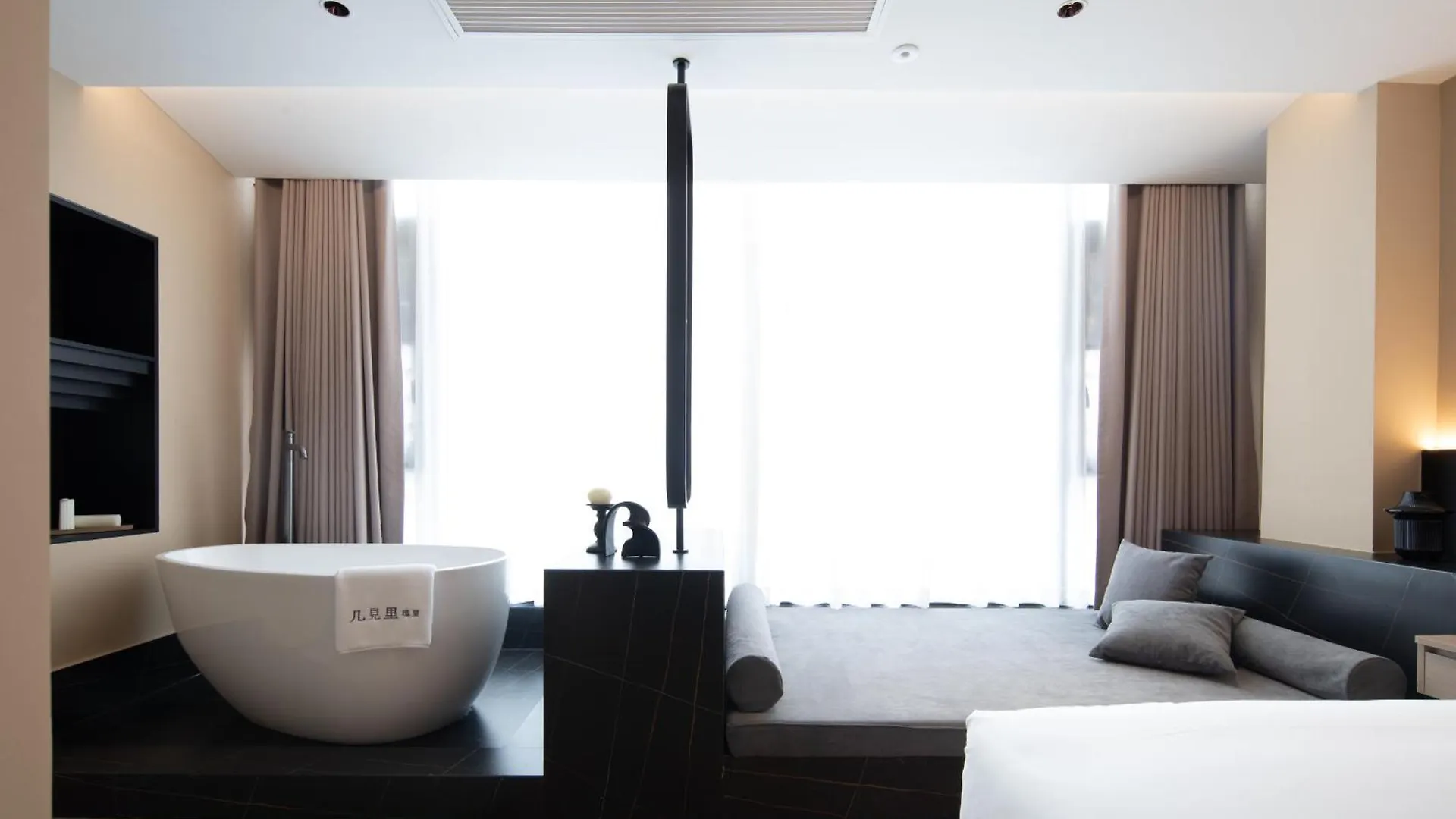 See You Soon At The Ritz Rose Summer Hotel Sanya 3*,
